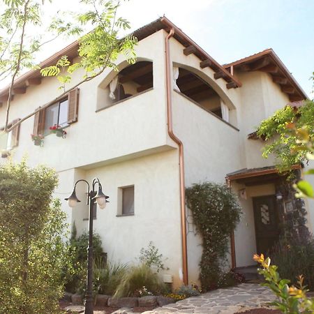 Villa Golan Qaşrīn Exteriör bild
