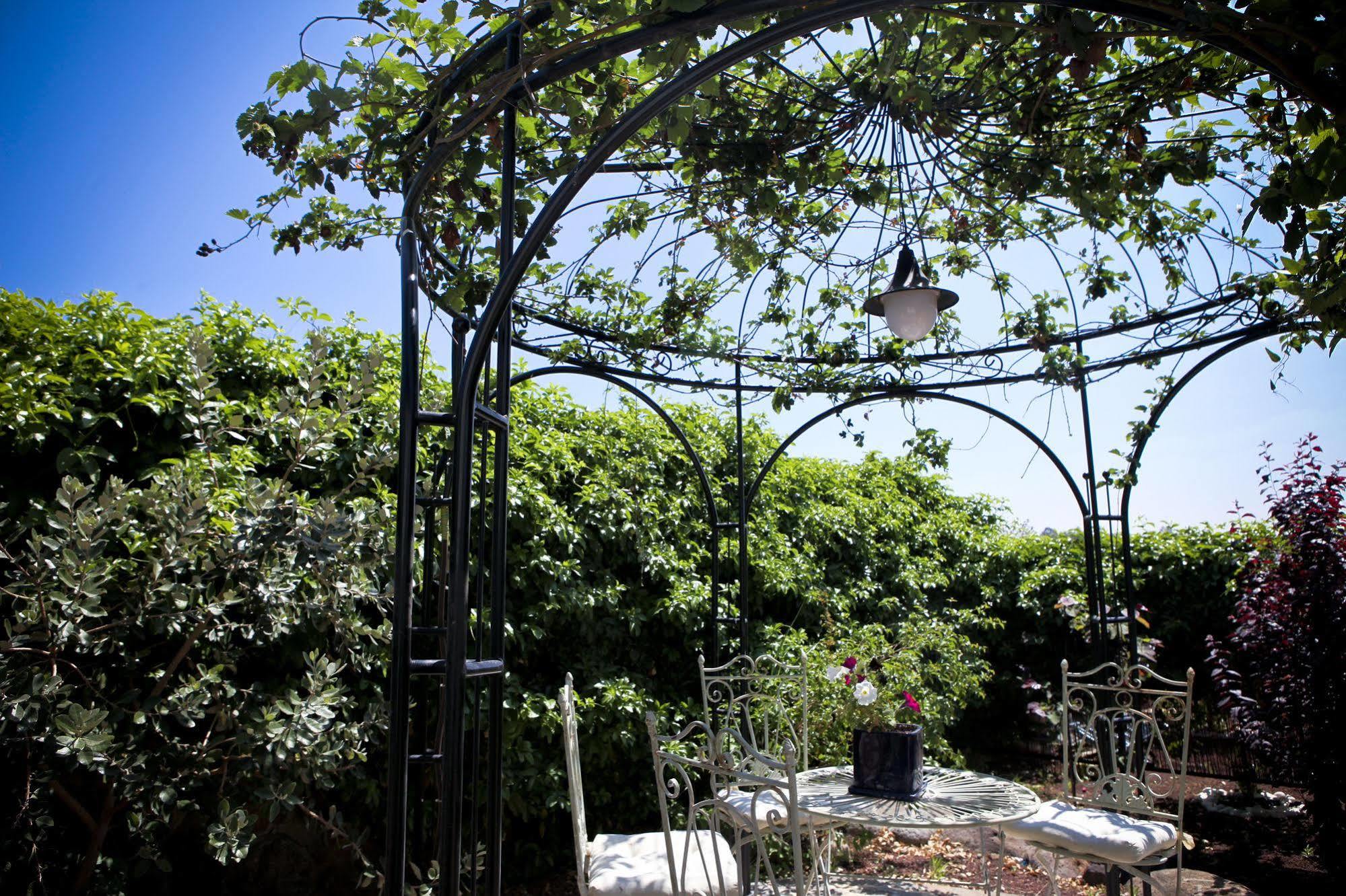 Villa Golan Qaşrīn Exteriör bild
